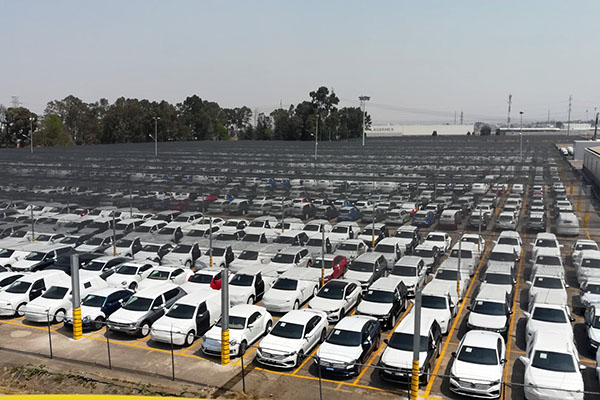 Bajan 2,8 % ventas de Volkswagen en primer trimestre