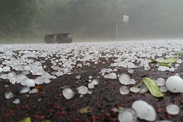 Tormenta y granizada dejan 20 lesionados en este de China