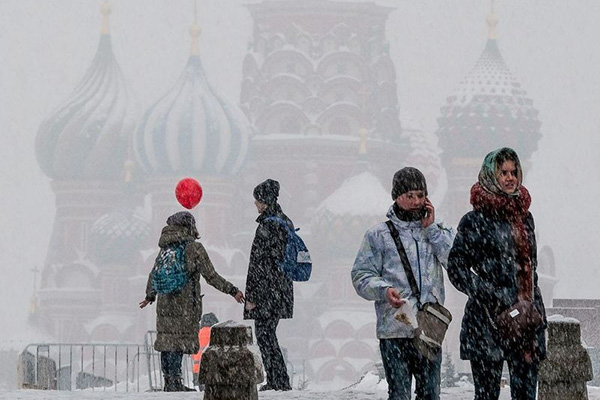 En Rusia ya es primavera, pero vuelve a nevar (video)