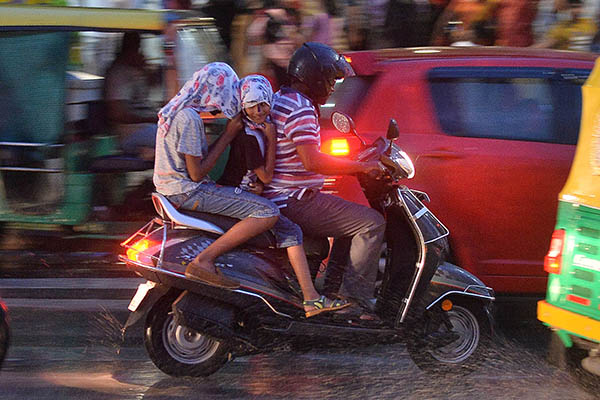 La India ordena evacuación de 800 000 personas ante ciclón Fani