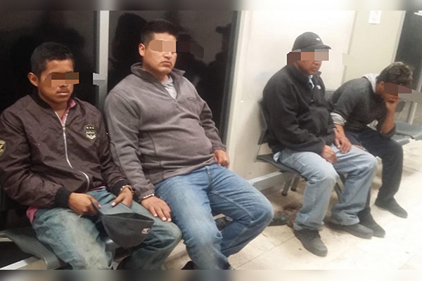 Rateros detenidos por robar cable telefónico en Amozoc
