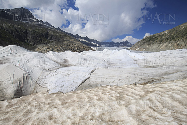 Glaciares austriacos pierden un metro de espesor cada año, afirma estudio