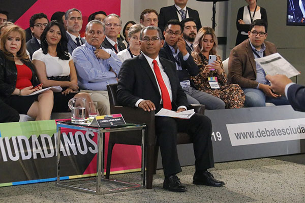Jiménez afirma que tiene las manos limpias