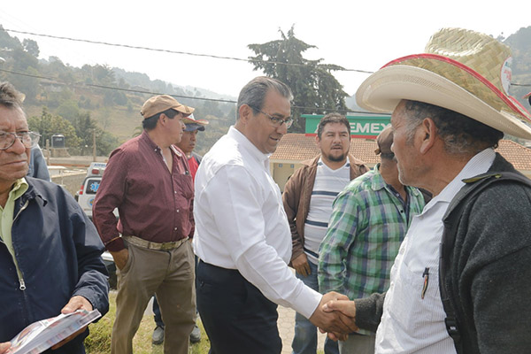 Mejoraré las condiciones laborales de los maestros: Jiménez Merino