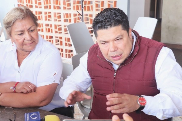 Héctor Alonso, retrógrada y machista: Biestro