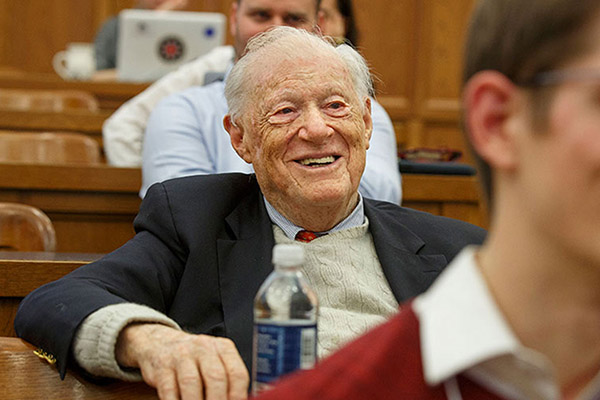 Muere a los 96 años el fundador de Human Rights Watch