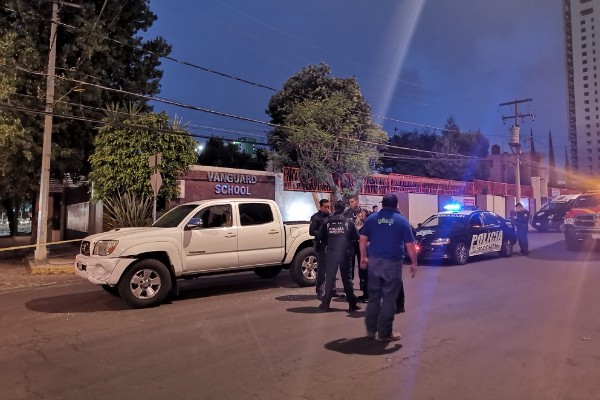 Sujetos en moto balean a conductor en La Noria