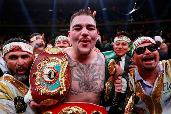 Andy Ruiz se convierte en el primer campeón mexicano de peso pesado