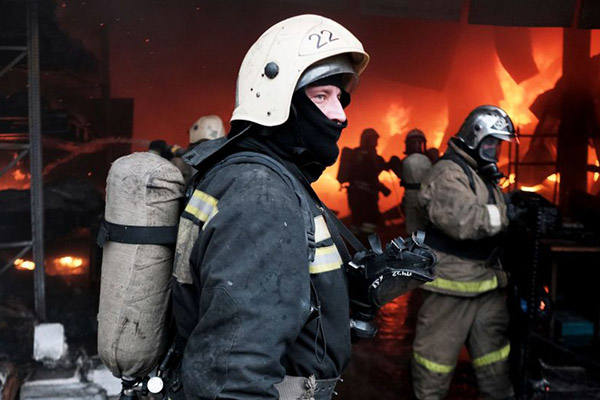 Sube a 89 número de heridos por explosiones en planta de TNT en Rusia