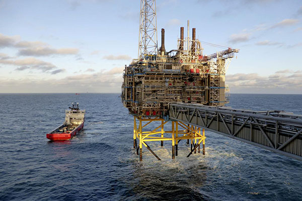 Plataforma en mar del Norte es evacuada tras colisión con buque