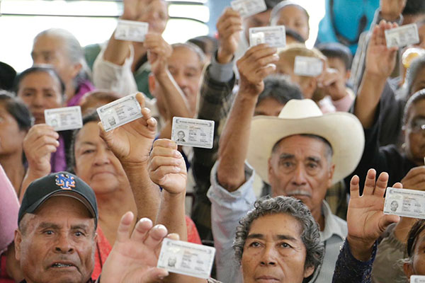 Entrega Gobierno del Estado 150 visas para familias divididas desde hace 20 años