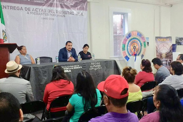 Entrega SGG documentos oficiales a poblanos migrantes en Passaic, NJ