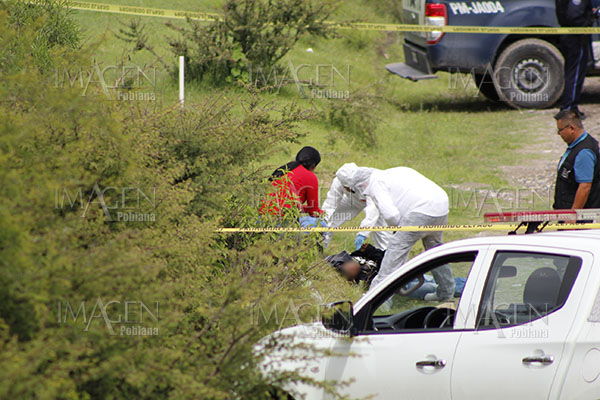 Baleado y con mensaje de advertencia, hallan cadáver en carretera a Valsequillo