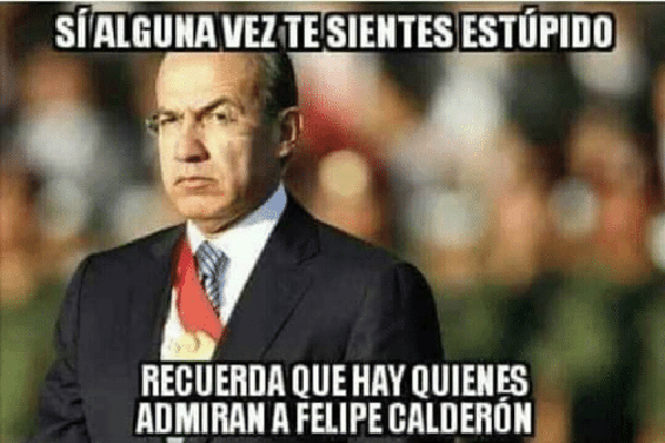 ¡Increíble! Dos policías federales piden que Felipe Calderón los represente