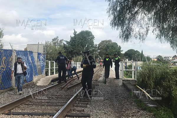 Hallan cadáver junto a las vías del tren en bulevar Esteban de Antuñano
