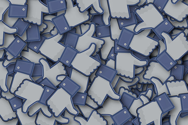 Las ganancias de Facebook caen a la mitad en el primer semestre de 2019