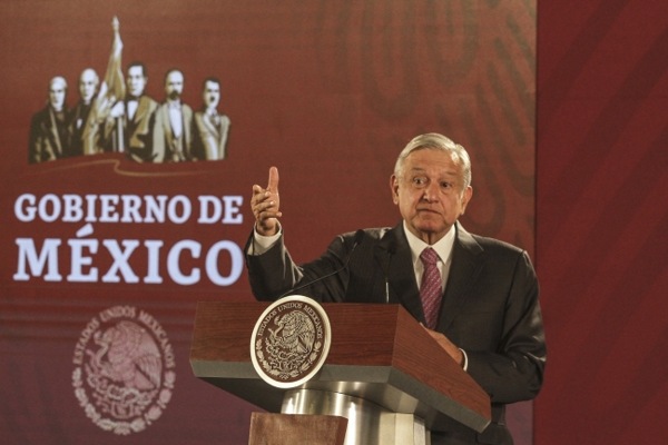 Señala López Obrador aparentes excesos en el Coneval