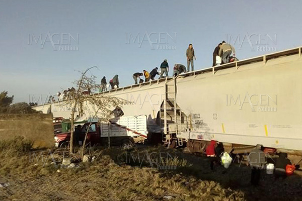 Detienen y roban tren cargado con polietileno en Cañada Morelos