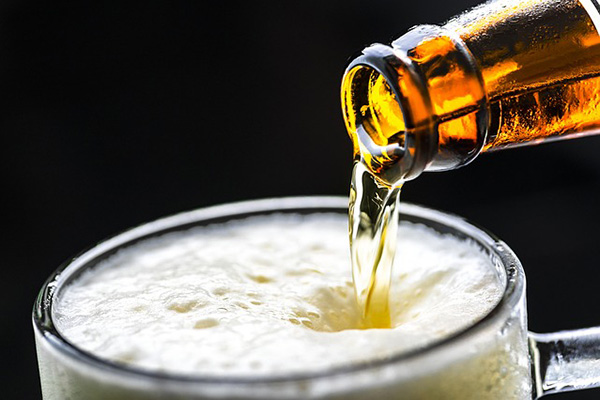 Dudarás antes de pedir un vaso de cerveza después de ver este video