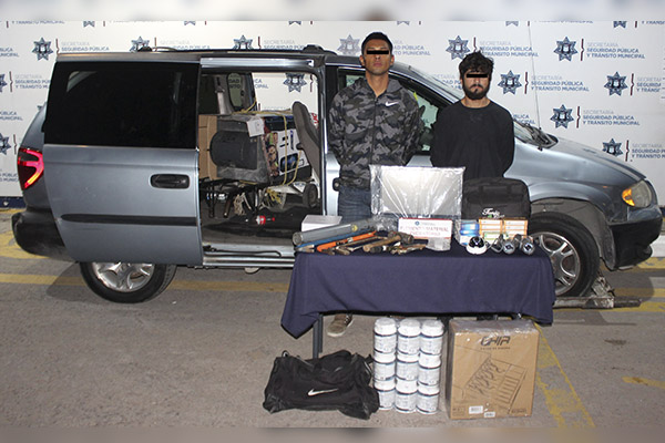 Detenidos dos maleantes por robo a panadería