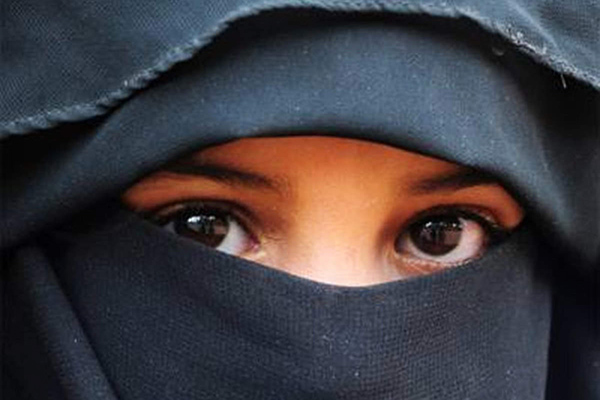Arabia Saudí permite a mujeres viajar al extranjero sin permiso de un tutor