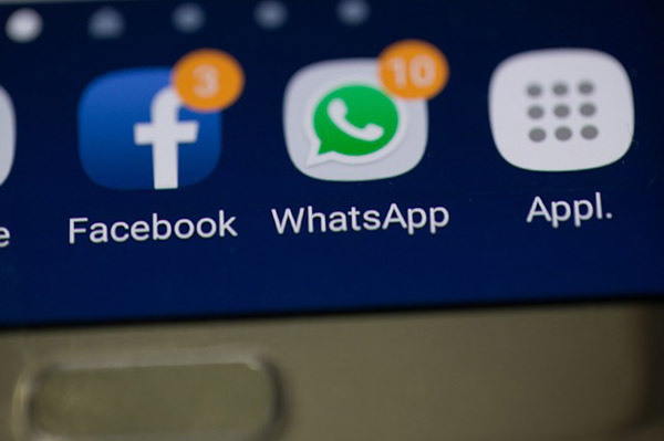 Facebook avanza para leer tus mensajes de WhatsApp, lo quieras o no