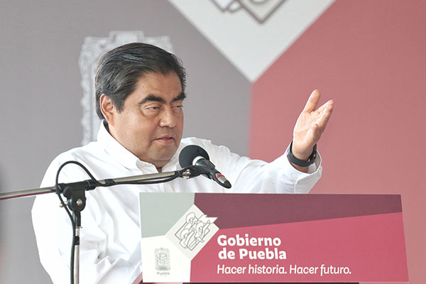Sí habrá aumento a tarifa, pero no dañará economía de usuarios: Barbosa