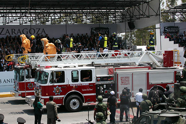 Ocultan carencias en Bomberos con ceremonias y reconocimientos