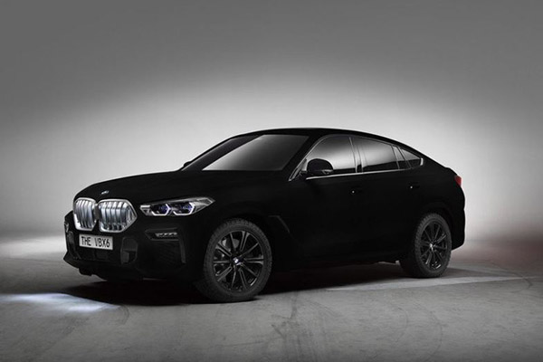 BMW lanza el auto más negro del mundo