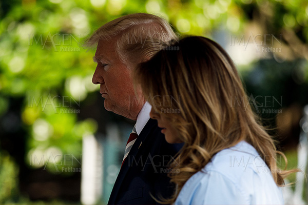Internautas se indignan por el trato de Trump a Melania: “Ven aquí, chica”