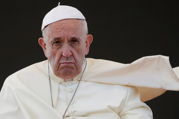 El papa Francisco se queda atrapado en el ascensor