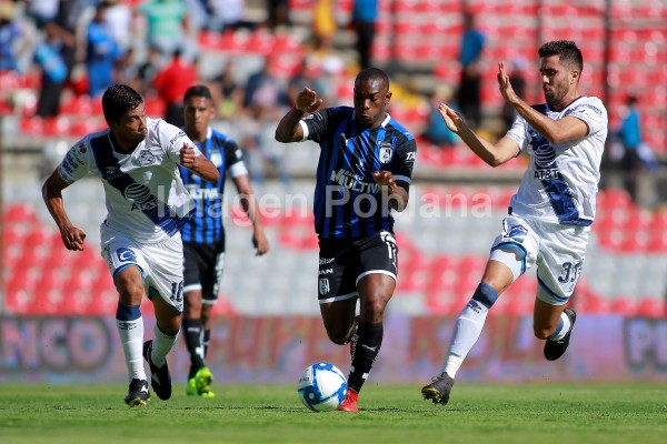 Con golazo de González, Puebla rescata empate ante Gallos