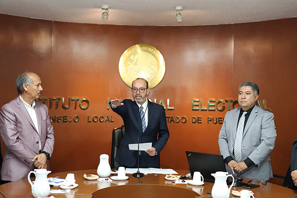 Marcos Rodríguez del Castillo toma protesta como delegado del INE Puebla