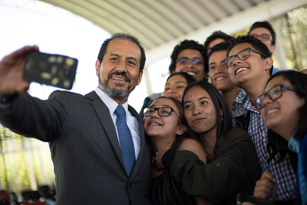 Docentes, estudiantes y trabajadores hacen posible el prestigio del Bachillerato 5 de Mayo: Esparza