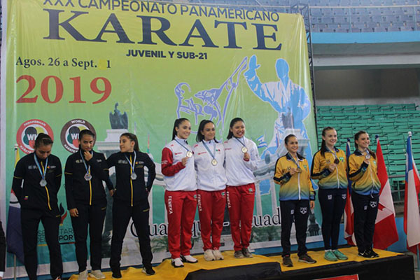 Victoria Cruz Romano, oro en kata por equipo en Campeonato Panamericano Juvenil
