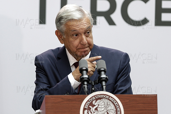 AMLO, reprobado por PAN y PRI poblanos