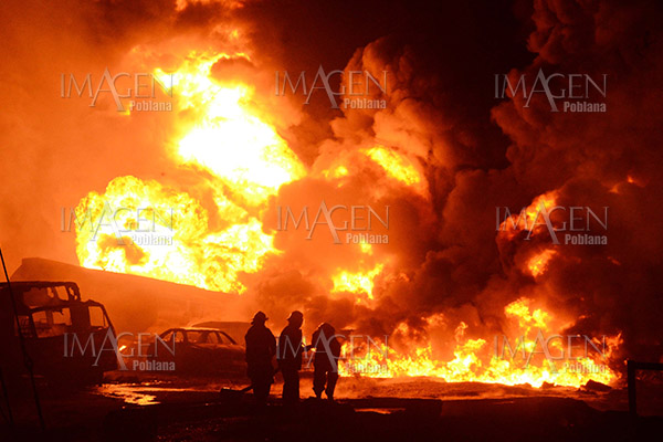 20 muertos por explosión en fábrica de petardos en India