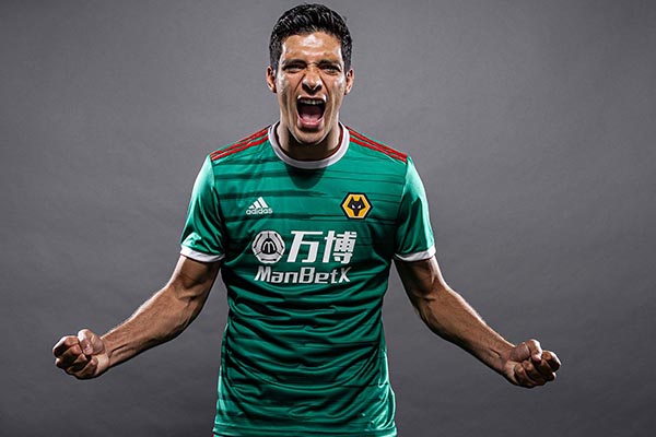 Wolverhampton presenta su tercer uniforme inspirado en Raúl Jiménez
