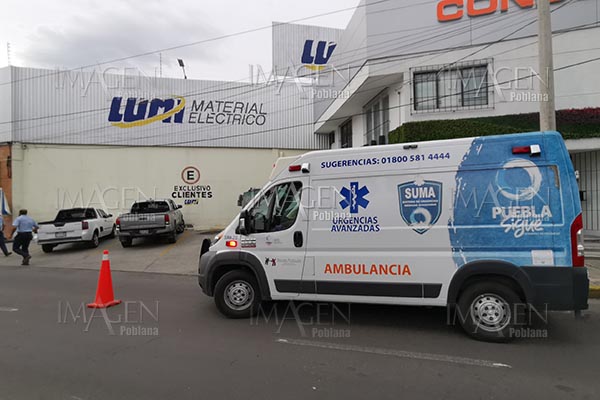 Motociclista atropella a empleado de Lumi en la Diagonal Defensores