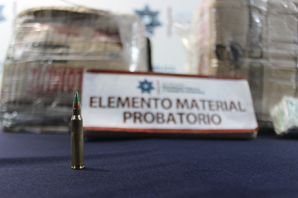 Aseguran en empresa de envíos 6,000 balas de AR-15