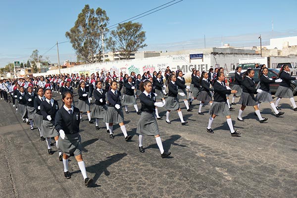 Efectúan pase de revista para Desfile Cívico-Militar del 16 de septiembre
