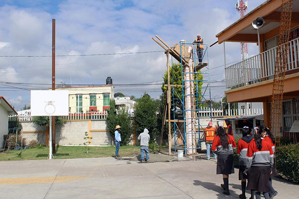 Gobierno de Texmelucan inicia construcción de domo en secundaria
