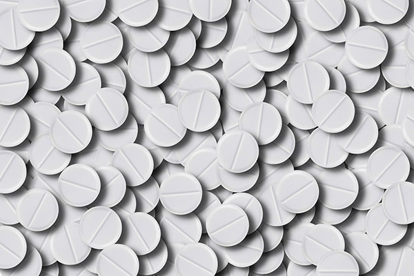 Pareja austriaca pide por correo prendas de vestir y recibe pastillas de éxtasis