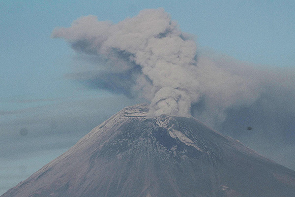 Emite Popocatépetl 152 exhalaciones en últimas 24 horas