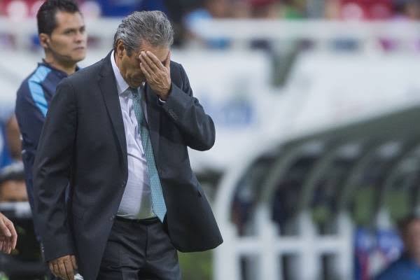 Tomas Boy deja de ser el técnico de Chivas