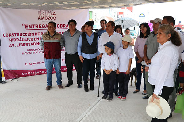 El alcalde de Amozoc entrega más obras viales