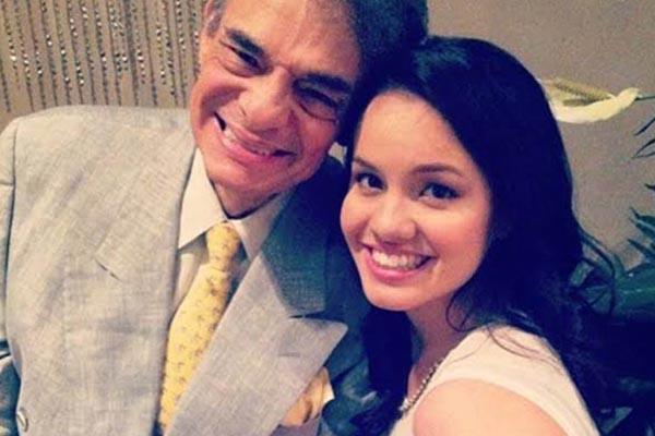 José José "murió dormidito", declara su hija