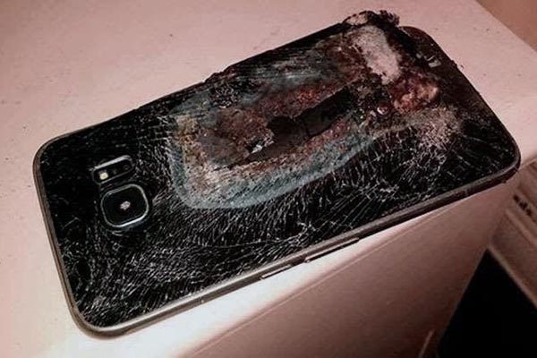 Jovencita muere al explotar su celular en la almohada