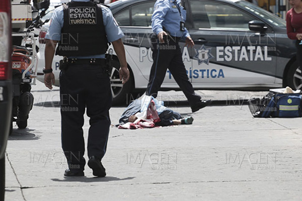 Madre e hija mueren atropelladas por microbús de la ruta 76