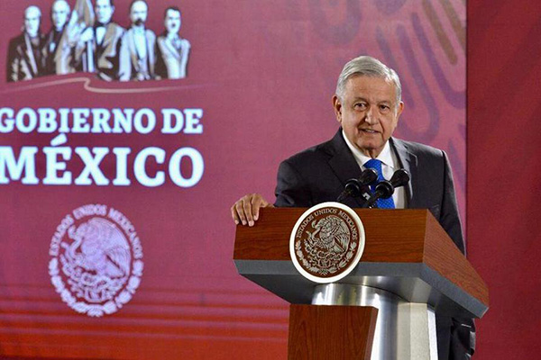 Ni simulación ni hijos exentos de impuestos, dice AMLO
